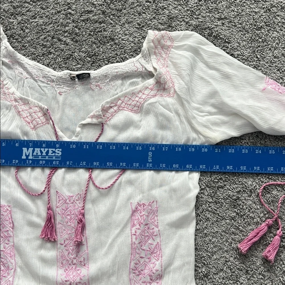Women’s White and Pink Embroidered Boho Peasant Blouse w/ Pink Cord Ties Size M